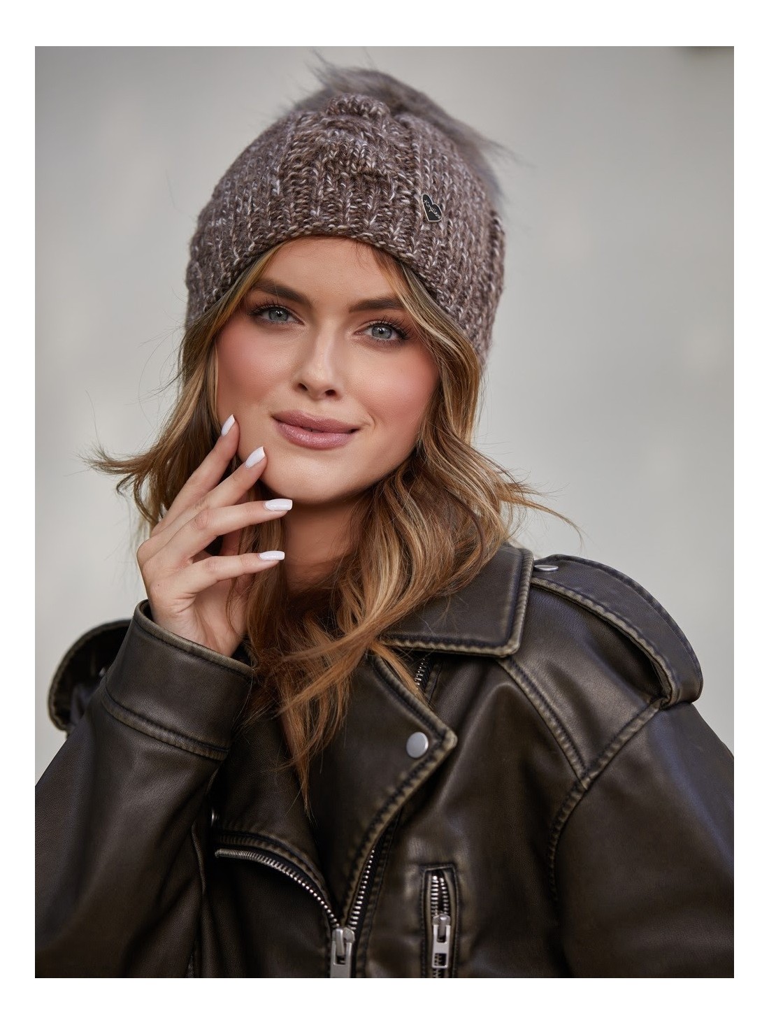 Winter hat with a pompom, brown C39 - Online store - Boutique